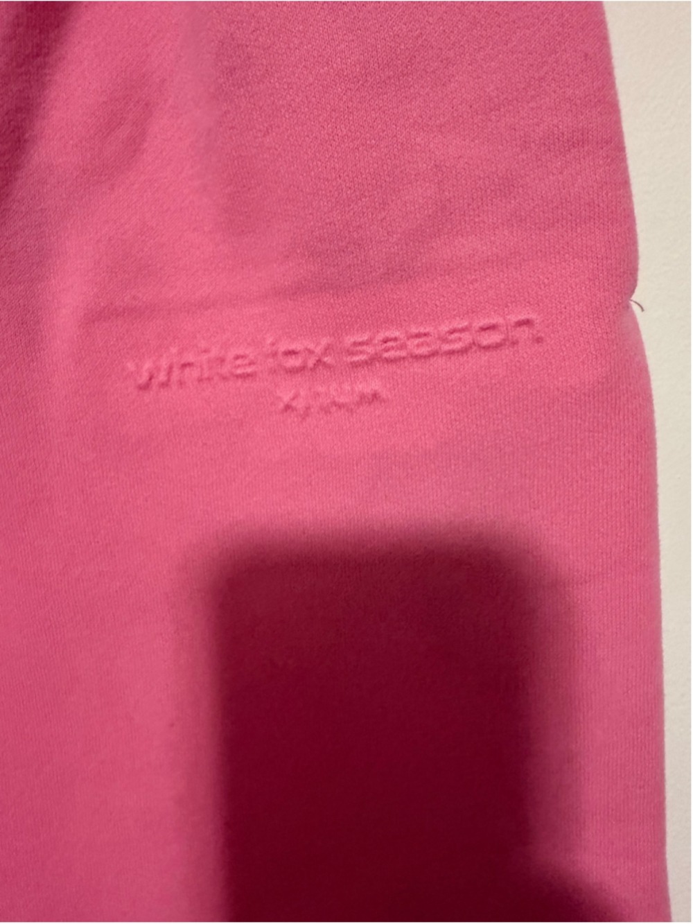 White Fox Season Women’s Pink Fleece Jogger Sweatpants Logo Cuffed - Picture 5 of 5